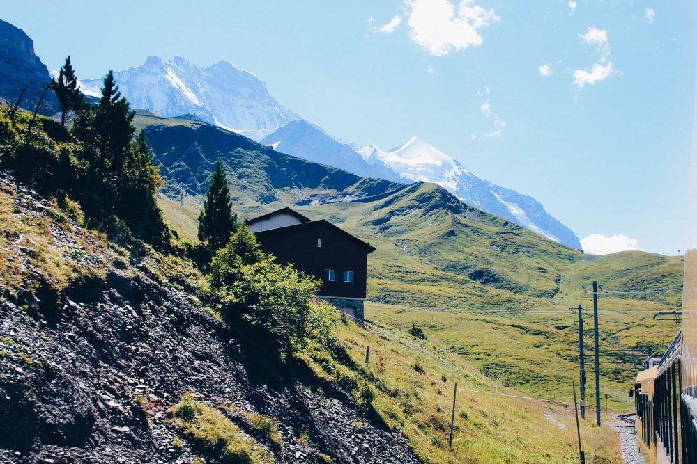 melhor-montanha-para-se-visitar-na-suic%cc%a7a-como-chegar-guia-valores-topo-do-mundo-luh-estilo-bifasico-12